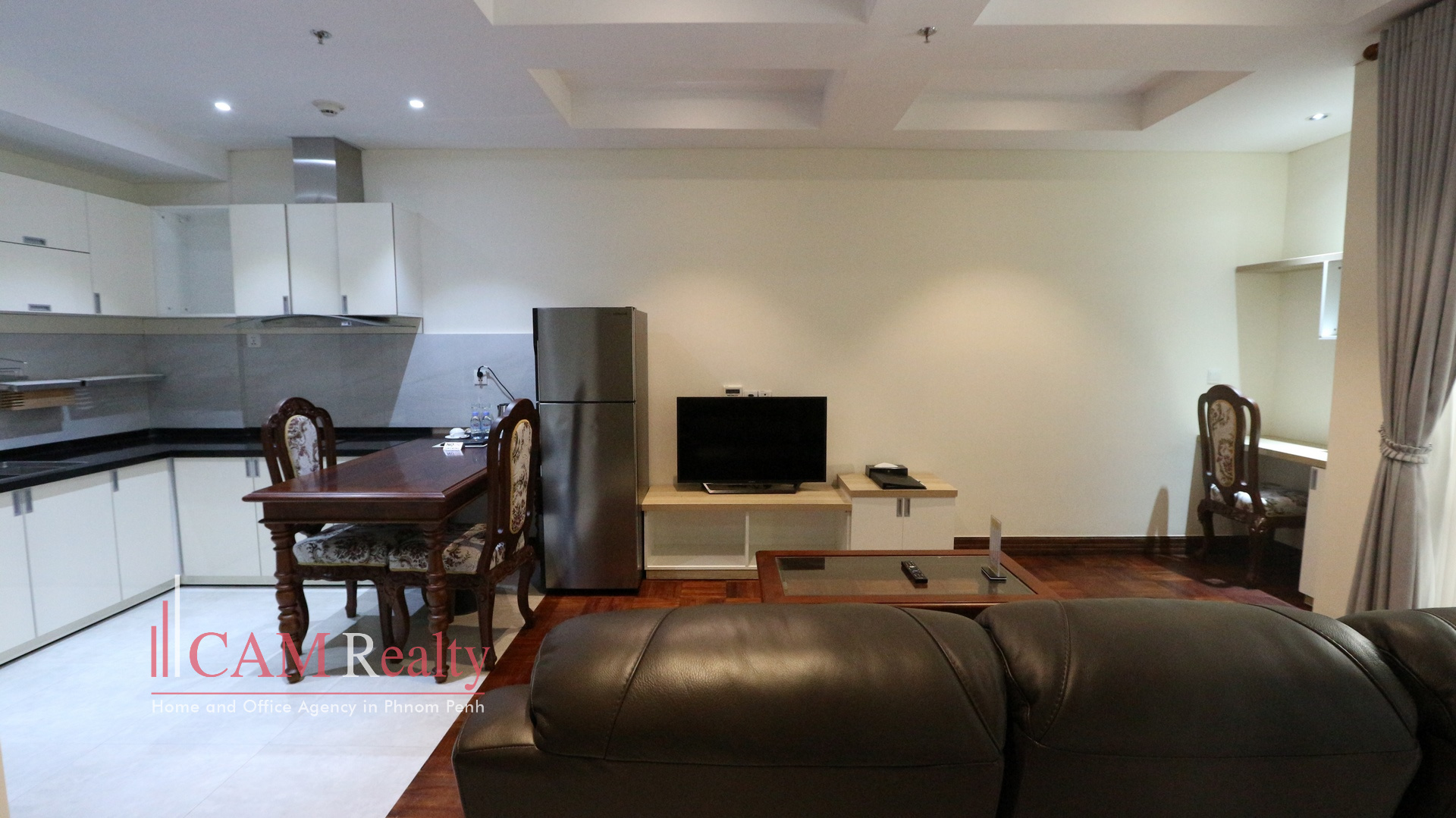 Tonle Bassac| French colonial style 4 bedrooms apartment for rent in Phnom Penh| Pool