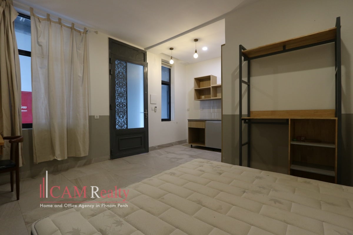 Tuek Thla area| Cozy studio apartment for rent in Phnom Penh| Rooftop Terrace