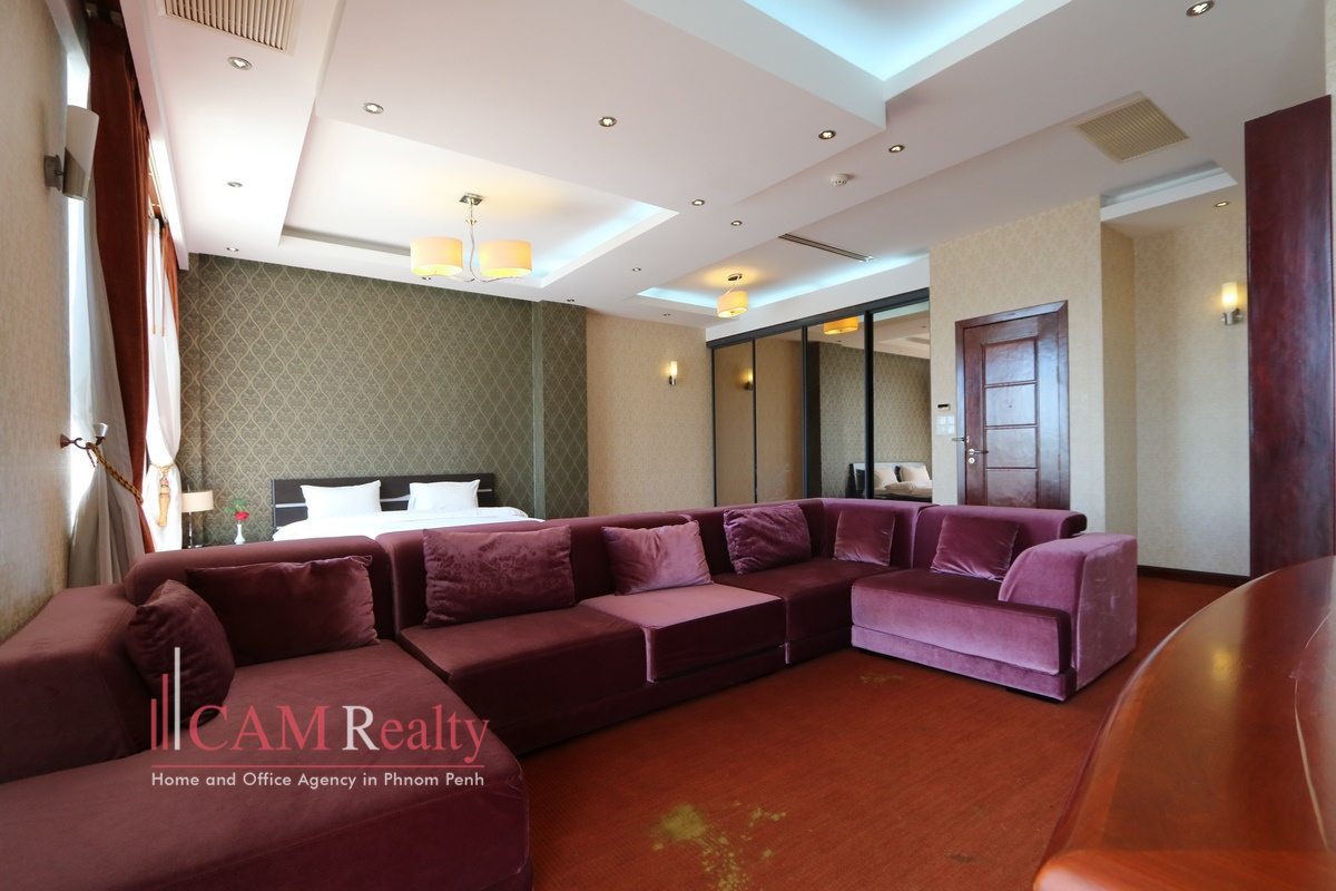 Tuol Kork area| 4 bedrooms duplex penthouse for rent in Phnom Penh| Swimming pool and gym