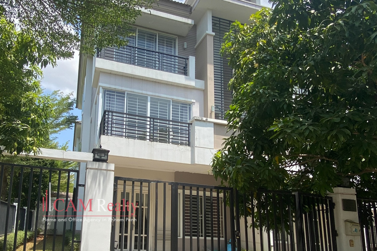 Borey Peng Huot Boeng Snor | 4 bedrooms twin villa for rent in Phnom Penh| Communal swimming pool and gym