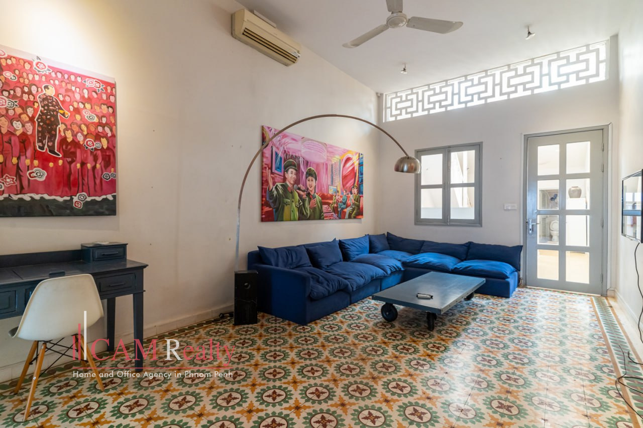 Daun Penh area| 3 bedrooms renovated apartment for rent in Phnom Penh