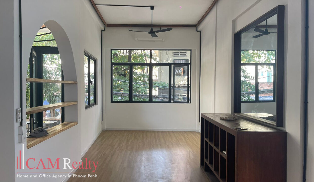 5 bedrooms renovated apartment for rent in Daun Penh - TH1433168 - Phnom Penh