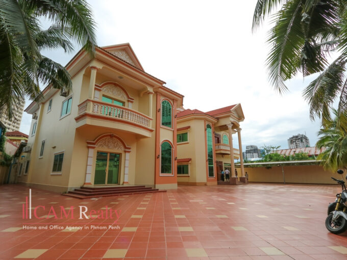 Toul Kork | 10 bedrooms villa for rent in Phnom Penh | Large parking