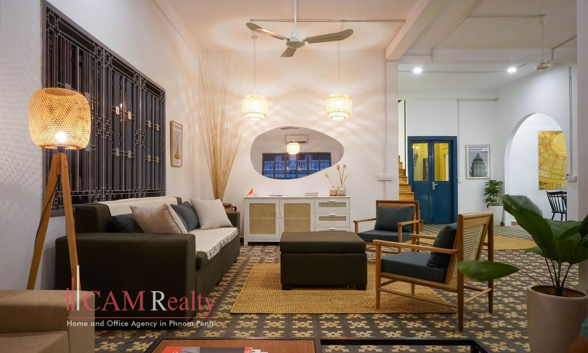 5 bedrooms renovated apartment for rent in Daun Penh, Phnom Penh - TH1441168