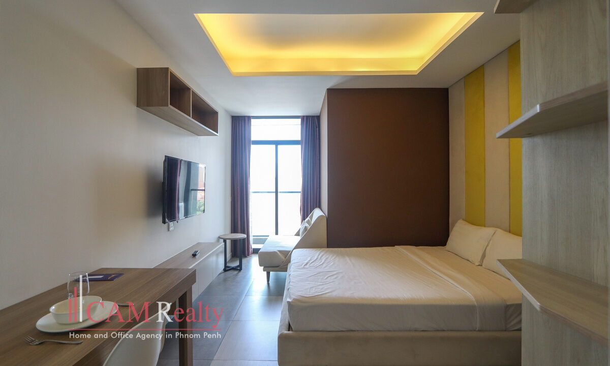 studio condo for rent at The Penthouse Residence