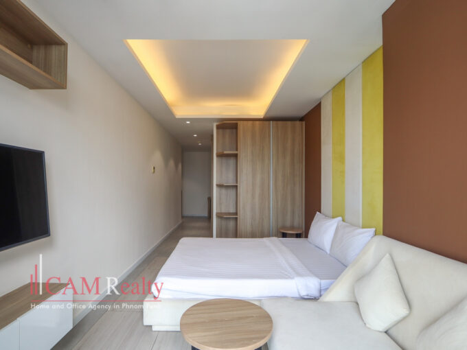 In front of AEON Mall | Studio condo on 26th floor for rent at The Penthouse Residence