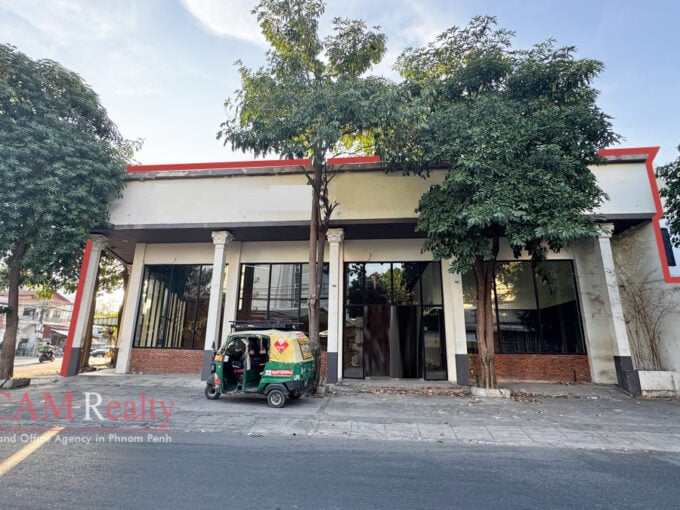 547 Sqm Commercial Space For Rent in Toul Kork ( Sangkat Boeng Kak Ti Muoy)