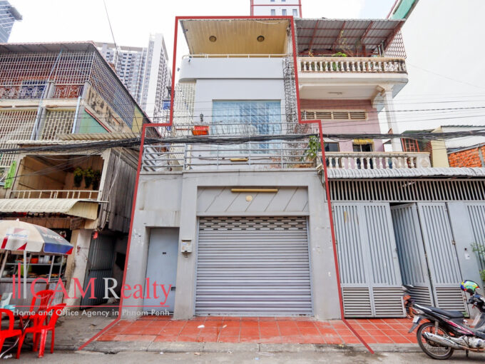 4 Bedroom Townhouse For Rent in BKK2