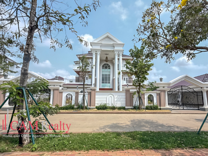 9 Bedrooms King A Villa For Sale In Melody Project| Peng Huoth Boeng Snor