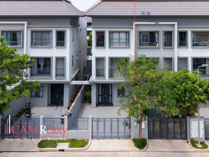 4 Bedroom Link Villa For Rent in Chip Mong Land, Landmark 60M