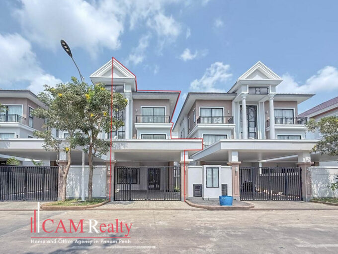 4 Bedrooms Twin Villa For Sale In Borey Peng Houth Boeng Snor.