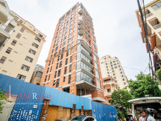 65 Room Hotel Building For Rent in Boeng Prolit
