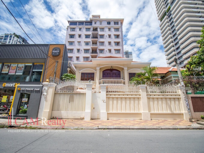 4 Bedroom Villa For Rent in BKK1