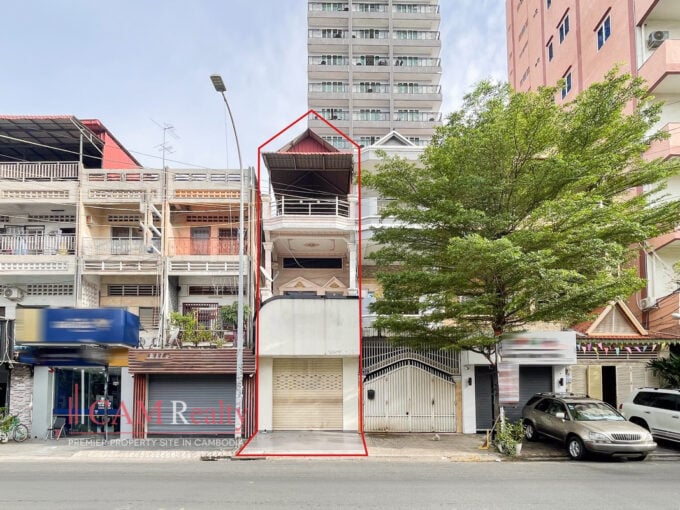 5 Bedroom Shophouse For Rent in BKK2