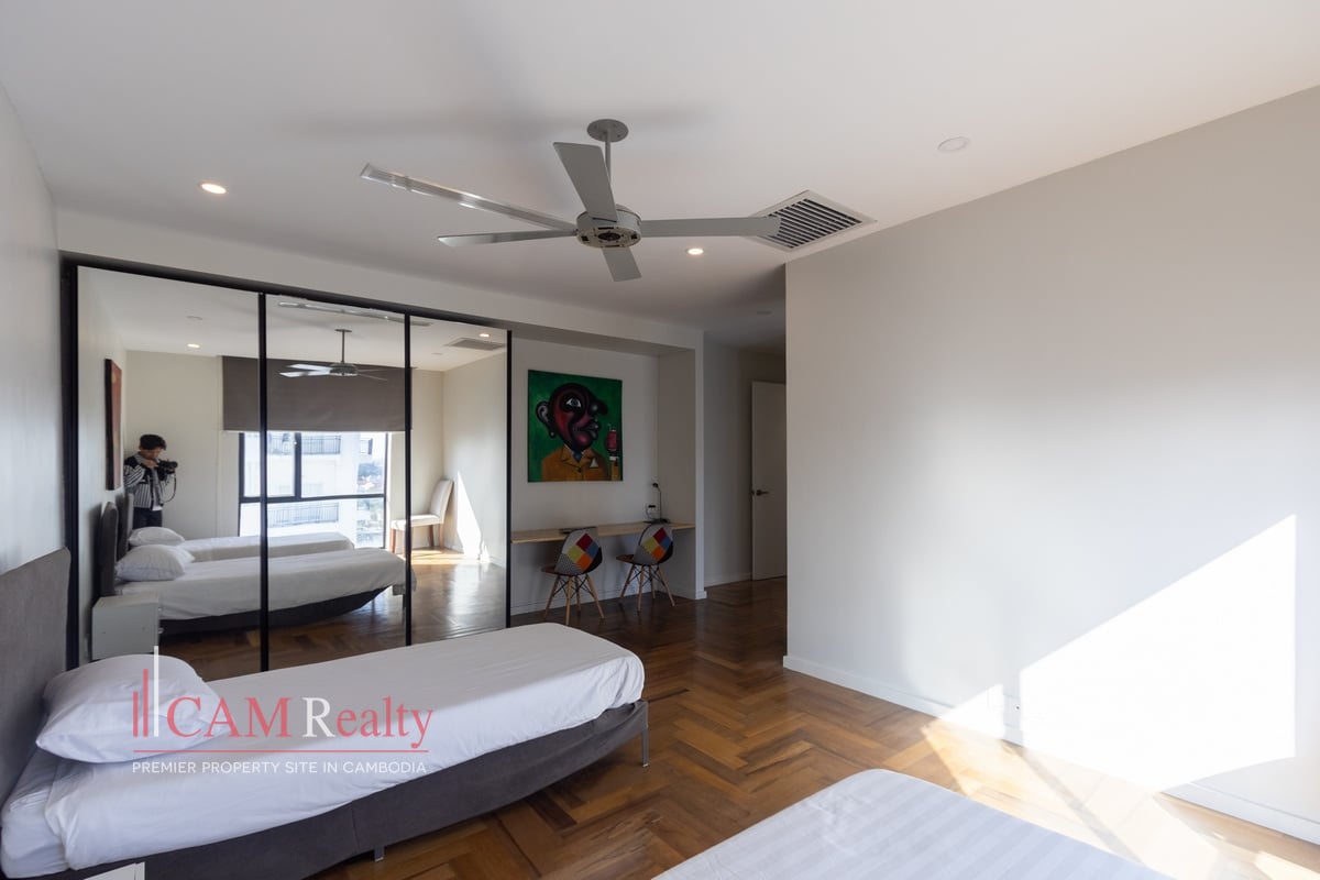 Curated visual reference: Visual Reference: Luxurious Duplex 3 Bedrooms Condo For Rent In Tonle Basak