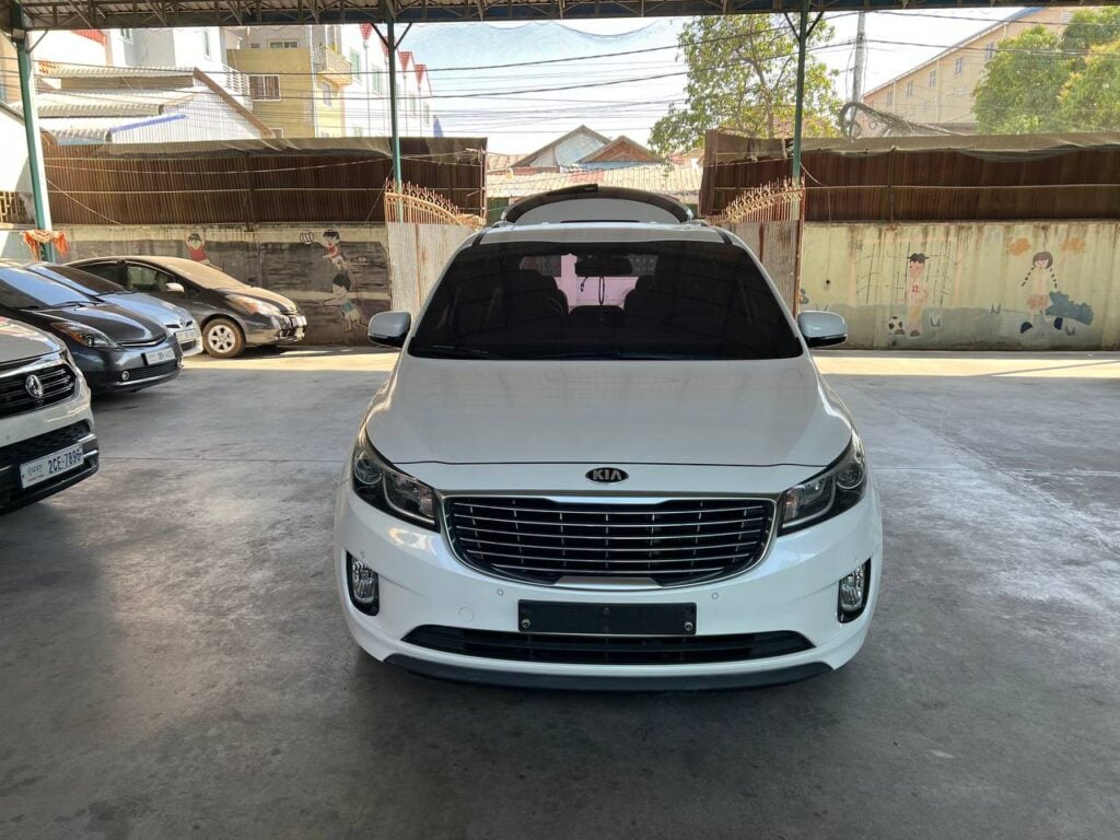car for rent in phnom penh_kia canival (1) car for rent in phnom penh_kia canival (1)